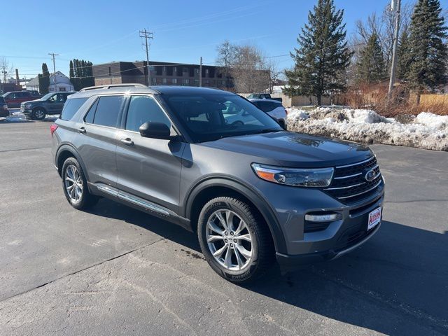 Used 2021 Ford Explorer XLT w/ Equipment Group 202A AWD/4WD image 3