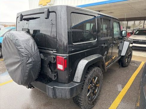 Used 2014 Jeep Wrangler Unlimited Sahara image 6