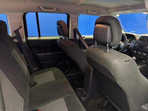 Used 2016 Jeep Patriot Latitude image 21