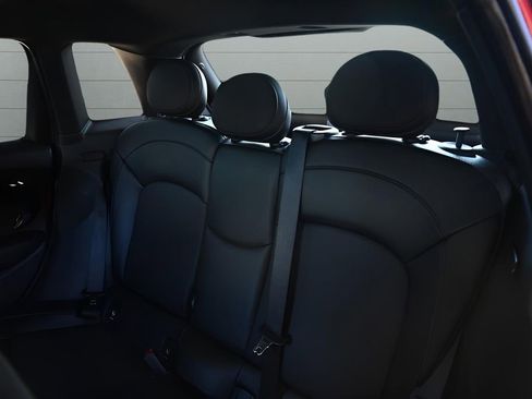 Used 2018 MINI Cooper S image 19