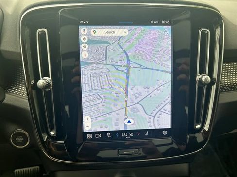 Certified 2025 Volvo XC40 B5 Plus AWD/4WD image 23
