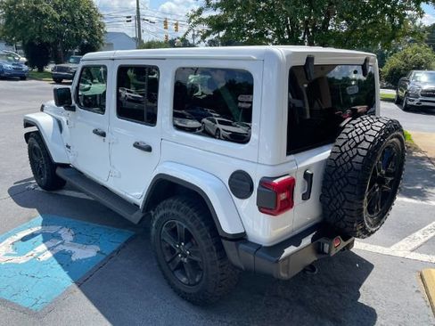 Used 2021 Jeep Wrangler Unlimited Sahara AWD/4WD image 5