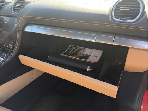 Used 2019 Porsche 718 Boxster image 30