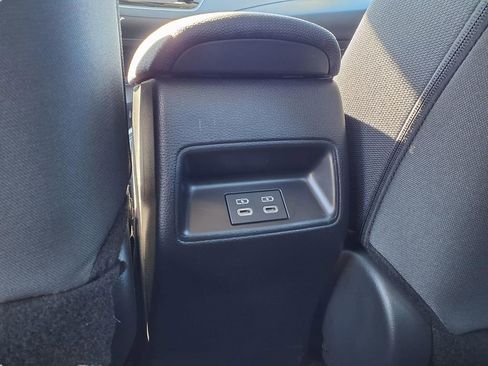 Used 2025 Toyota Corolla LE image 23