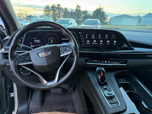 Used 2023 Cadillac Escalade Premium Luxury w/ Performance Package image 13