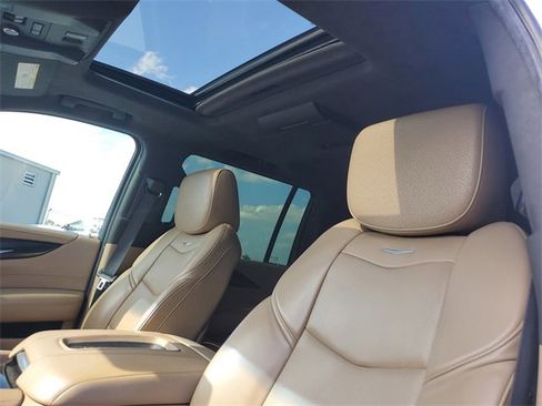 Used 2019 Cadillac Escalade ESV Platinum image 19