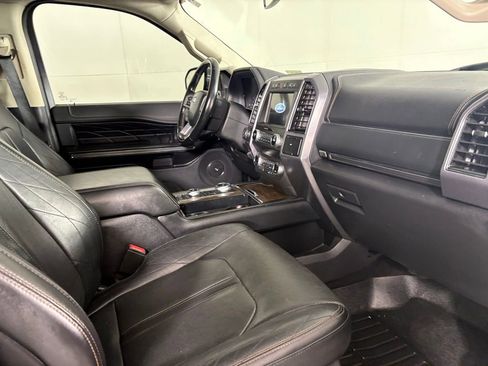 Used 2019 Ford Expedition Max Platinum image 14