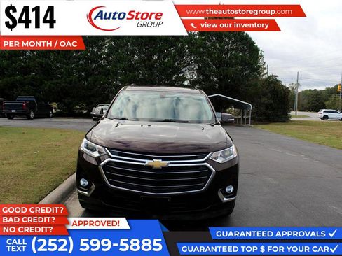 Used 2021 Chevrolet Traverse LT image 3