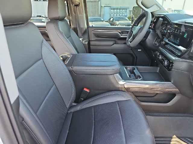 Used 2025 Chevrolet Silverado 2500 LTZ w/ LTZ Plus Package AWD/4WD image 10