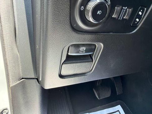 Used 2023 Jeep Wagoneer L Series II AWD/4WD image 19