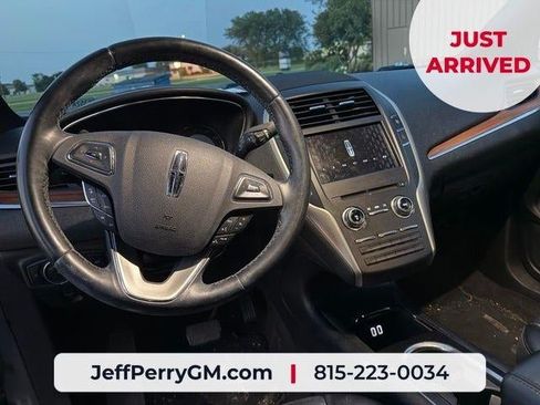 Used 2017 Lincoln MKC Reserve w/ Lincoln MKC Climate Package AWD/4WD image 12