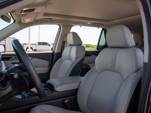 Used 2025 Honda Pilot Touring image 12