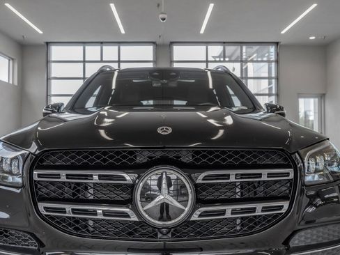 Used 2023 Mercedes-Benz GLS 580 4MATIC image 23