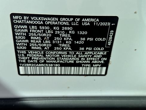 Used 2024 Volkswagen Atlas SEL AWD/4WD image 41