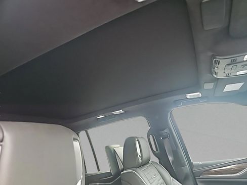 Used 2024 Cadillac Escalade ESV Sport Platinum w/ LPO, ONYX Package image 31