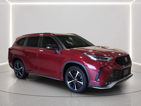 Used 2021 Toyota Highlander XSE AWD/4WD image 8