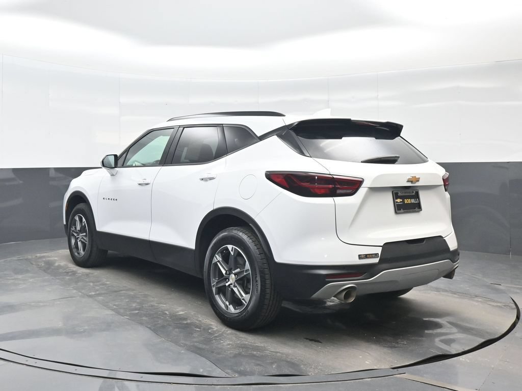 Used 2025 Chevrolet Blazer LT w/ Convenience Package FWD image 4