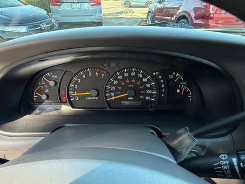 Used 2000 Toyota Tundra SR5 w/ Convenience Pkg RWD image 19