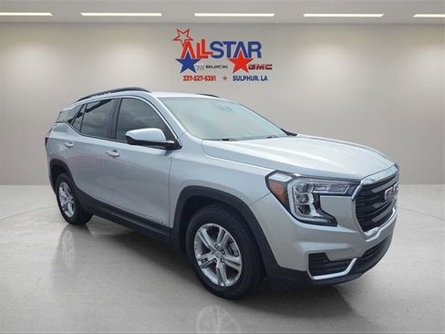 Used 2022 GMC Terrain SLE w/ Driver Convenience Package image 1