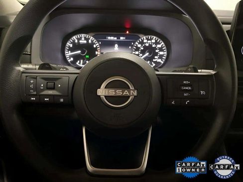 Used 2024 Nissan Pathfinder S image 37