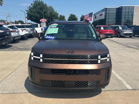 Used 2025 Hyundai Santa Fe Calligraphy AWD/4WD image 2
