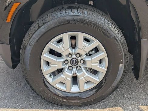 Certified 2024 Nissan Frontier SV w/ SV Convenience Package RWD image 11