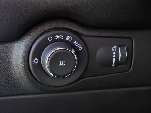 Used 2023 Dodge Durango GT image 13