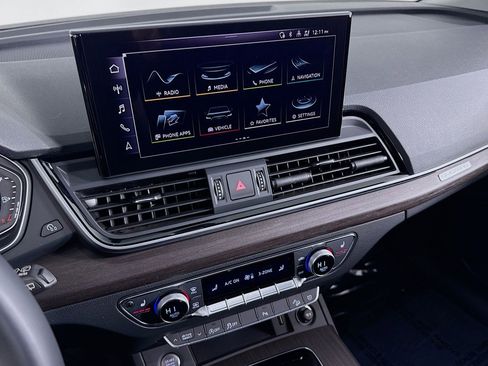Used 2023 Audi Q5 2.0T Premium image 19