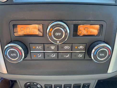 Used 2021 Nissan Frontier SV w/ Midnight Edition Floor Mats image 24