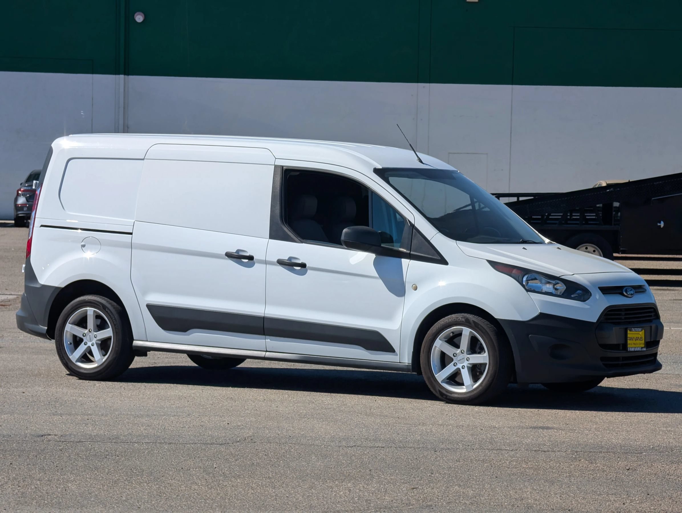 Used 2017 Ford Transit Connect XL FWD image 1