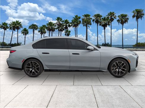 Used 2025 BMW 740i 740i image 8