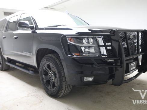 Used 2019 Chevrolet Suburban LT AWD/4WD image 7