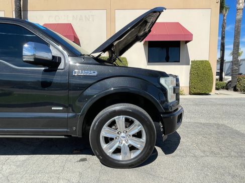 Used 2015 Ford F150 Platinum w/ Equipment Group 701A Luxury AWD/4WD image 36
