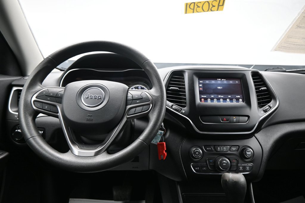 Used 2021 Jeep Cherokee Latitude FWD image 15
