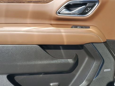 Used 2021 Chevrolet Suburban High Country image 43