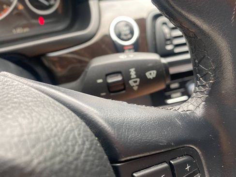 Used 2015 BMW 528i xDrive Sedan AWD/4WD image 25