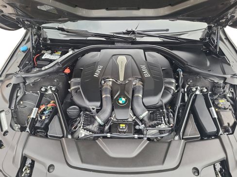 Used 2016 BMW 750i image 26