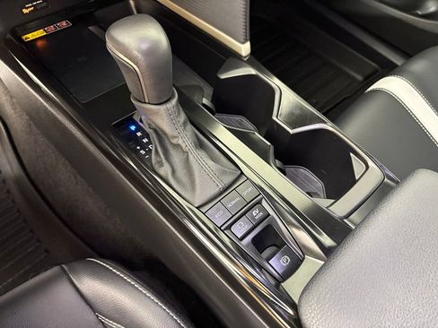 Used 2025 Toyota Camry SE w/ Multimedia Upgrade Package FWD image 33