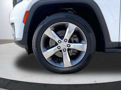 Certified 2021 Jeep Grand Cherokee L Limited w/ Trailer Tow Group (B) AWD/4WD image 35