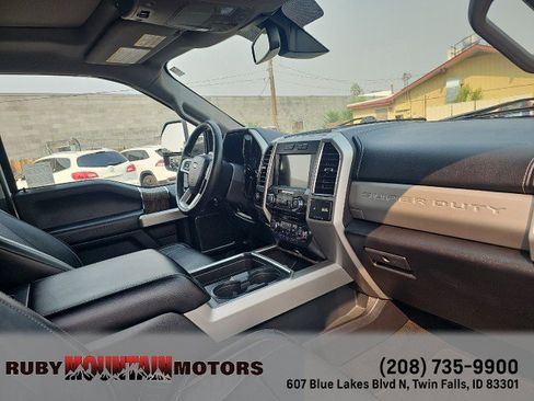 Used 2018 Ford F250 Lariat w/ Lariat Ultimate Package AWD/4WD image 46