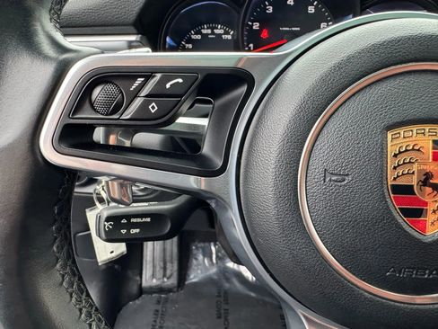 Used 2018 Porsche Macan image 31