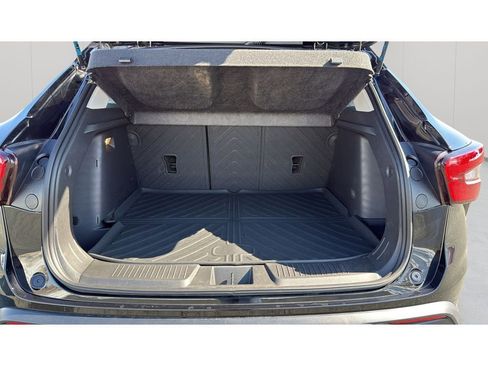 Used 2025 Chevrolet Trax ACTIV w/ Sunroof Package FWD image 18