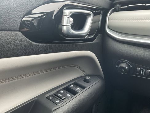 Used 2024 Jeep Compass Limited image 25