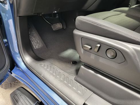 New 2026 Chevrolet Silverado 2500 Custom w/ Custom Value Package image 30