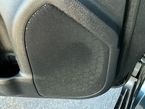 Used 2015 Toyota Camry SE image 25