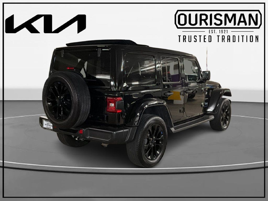 Used 2023 Jeep Wrangler Unlimited Sahara w/ Cold Weather Group AWD/4WD image 4