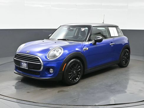 Used 2019 MINI Cooper 2-Door Hardtop FWD image 2