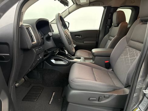 Certified 2025 Nissan Frontier SV w/ SV Convenience Package RWD image 14