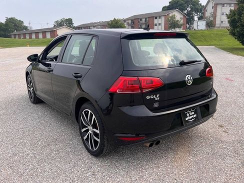 Used 2016 Volkswagen Golf SE image 8