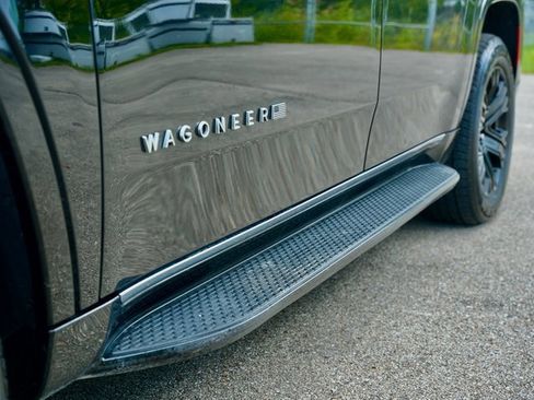 Used 2024 Jeep Wagoneer Series II image 30